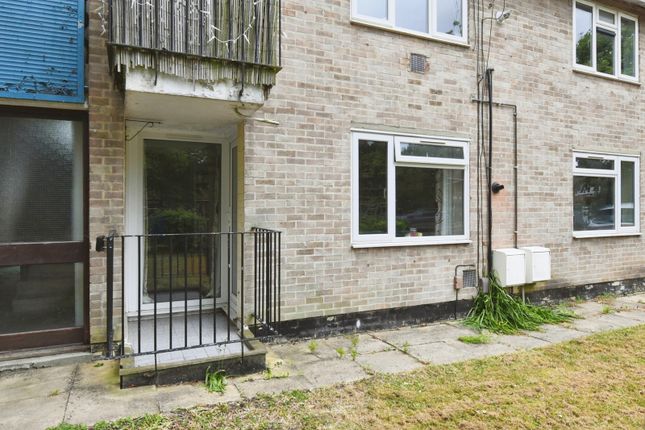 42, Honeypot Lane, Essex photo 3