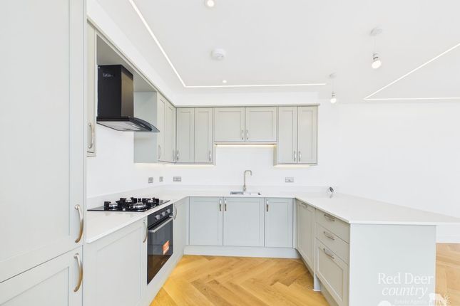 Apartment 2, Irnham Court, Townsend Road, Minehead photo 3