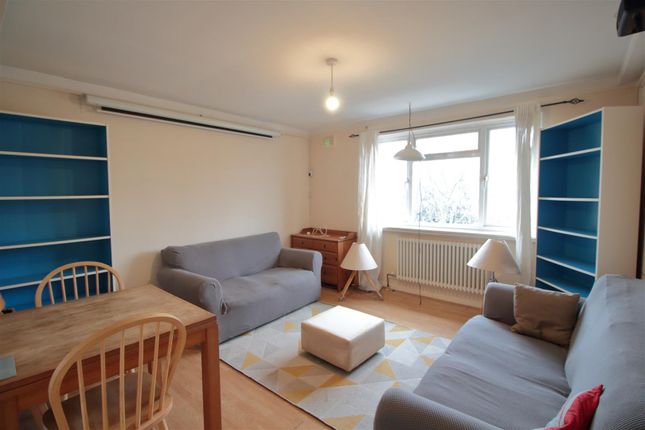 Flat to rent in Crownstone Road, London