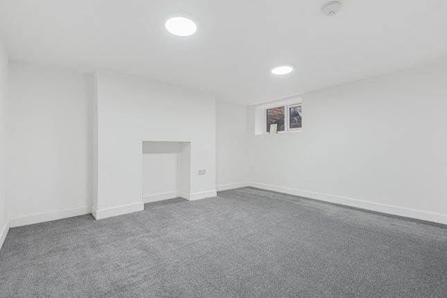 Flat 1, 412 Wilbraham Road, Manchester photo 3