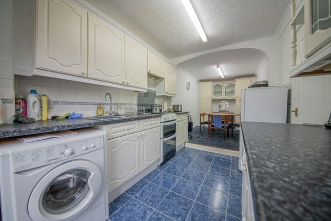 14, Mears Road, Eastleigh photo 4
