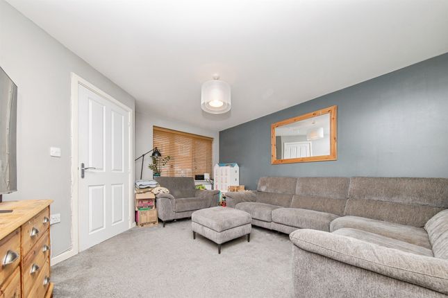 16, Hornbeam Close, Ipswich photo 2