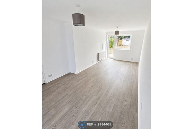Swift Lane, Crawley photo 5