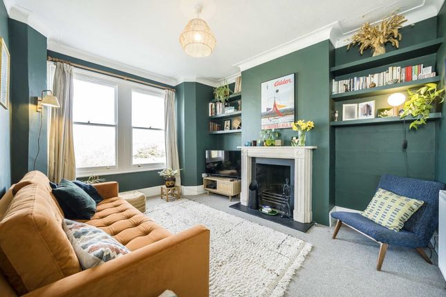 Thumbnail Flat for sale in Athenlay Road, London