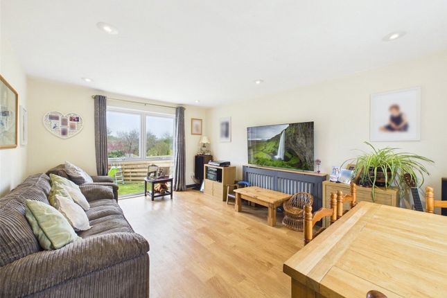 5, Ward Close, Bude photo 2