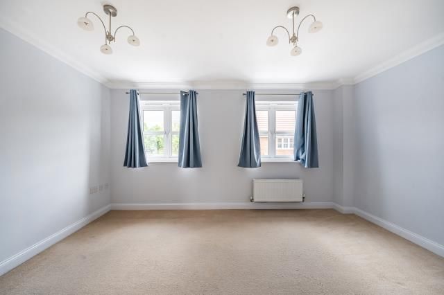 6, Prothero Close, Aylesbury photo 3