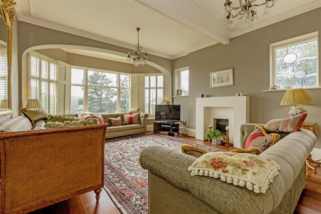 Cotefield, Sheffield Road, Hathersage, Hope Valley photo 4