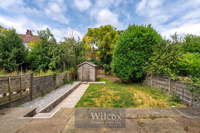 12 Strawberry Hill Road, Bolton photo 4