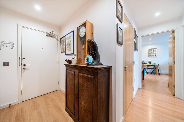 Flat for sale in Candish Court, Hornsey