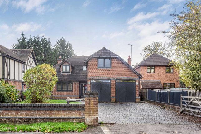 Thumbnail Detached house for sale in Wintringham Way, Purley On Thames, Reading