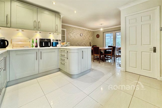 3, Windrush Heights, Berkshire photo 4