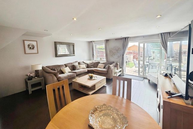 59, Ashdale Drive, West Midlands photo 4