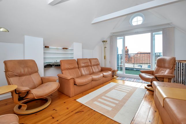 Town house for sale in Bath Square, Portsmouth