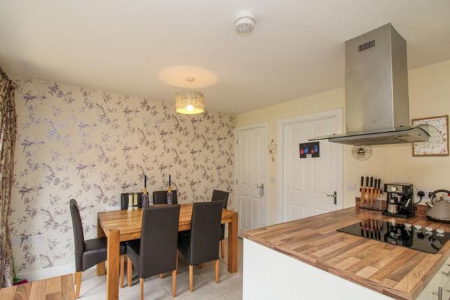 18, Oak Park Terrace, Leeds photo 3