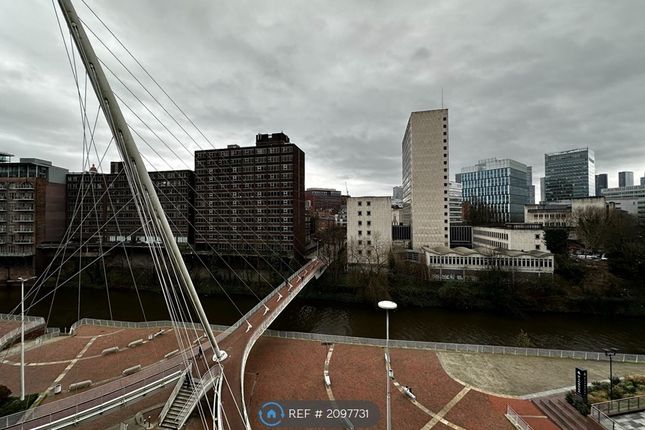 Flat to rent in The Bridge, Salford