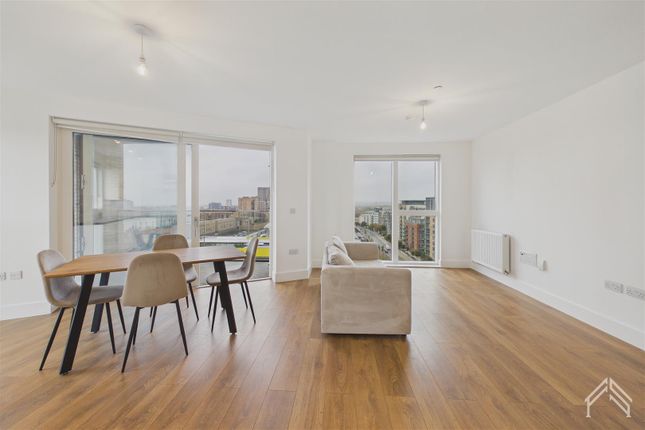 Umber House, Lismore Boulevar, London photo 3