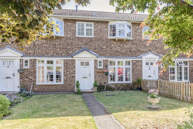 4 Digby Way, Byfleet - 16.Jpg