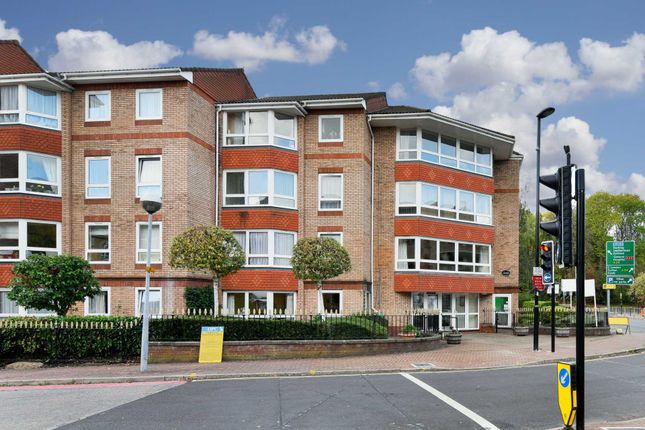 Ashley Avenue, Epsom KT18, 2 bedroom flat to rent - 66360620 ...