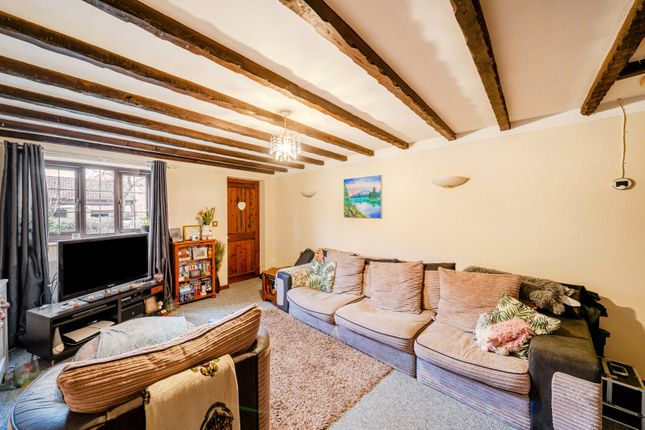 10, Chapman Way, Cheltenham photo 3