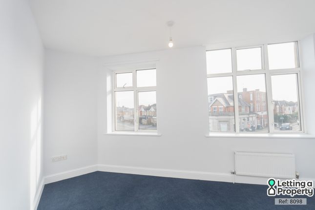 Flat to rent in Richmond Park Close, Bel House, 1 Richmond Park Close, Bournemouth, Dorset