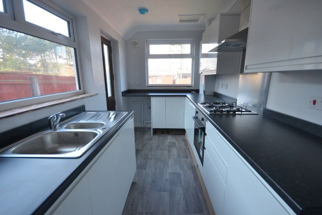 94, Chelmsford Avenue, Grimsby photo 4