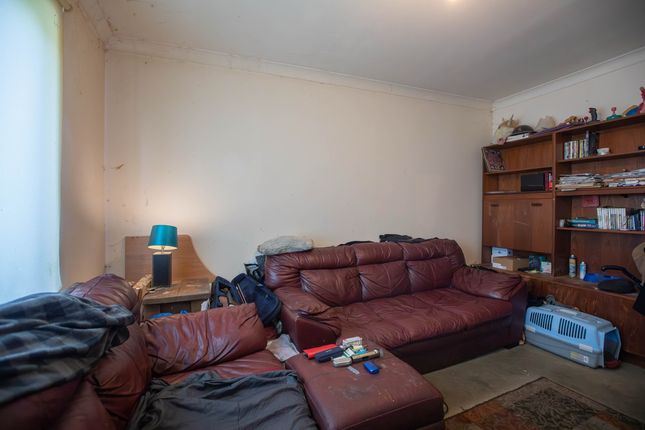 6B, Hawthorn Drive, Coatbridge photo 4