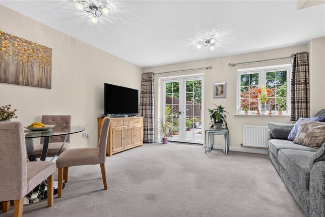 152, Brookwood Farm Drive, Woking photo 4