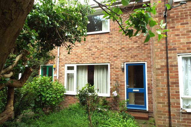 Thumbnail Town house for sale in Sycamore Court, Hull