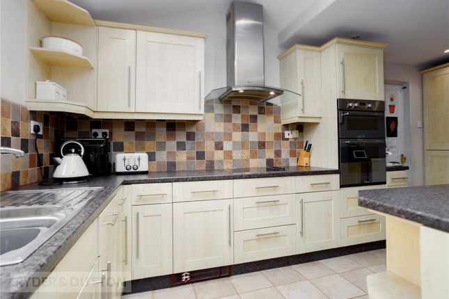 12, Ladhill Lane, Saddleworth photo 3
