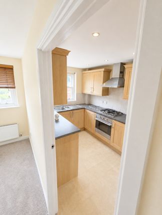 5, Thornton Hall Close, Northampton photo 4