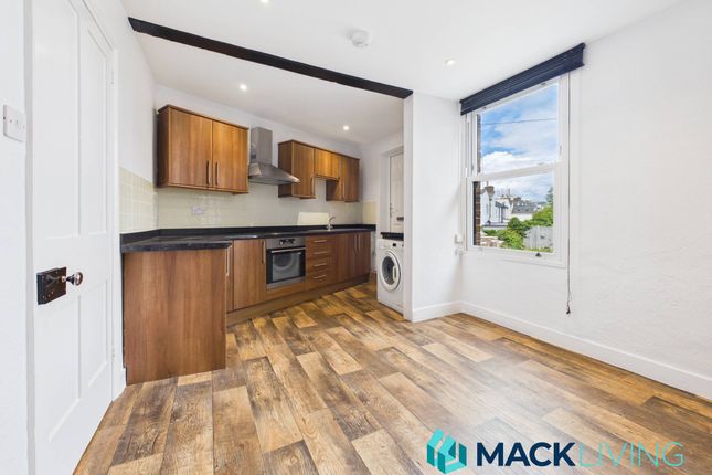 Top Floor Flat, 88 London Road, London Road, Cheltenham, Cheltenham photo 2