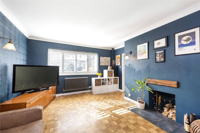 6, St Andrews Way, Surrey photo 3