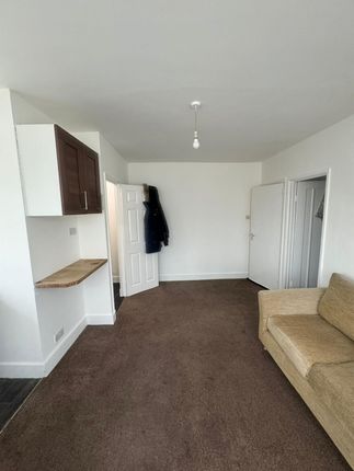 Flat to rent in Harrow Road, Wembley, Greater London
