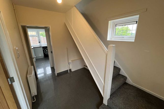 18, Wentworth Avenue, Luton photo 2