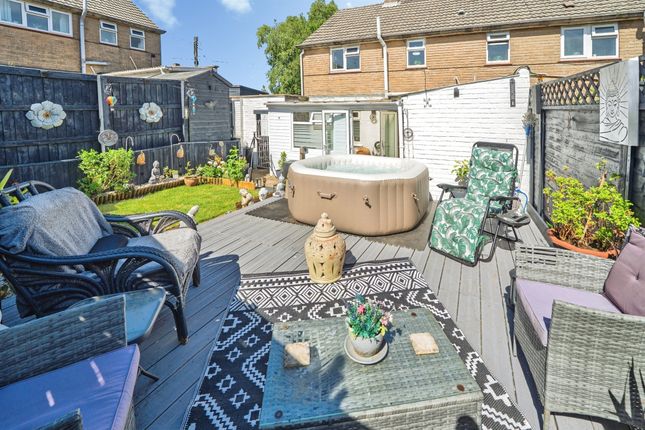 21, Langmead Place, Crewkerne photo 3