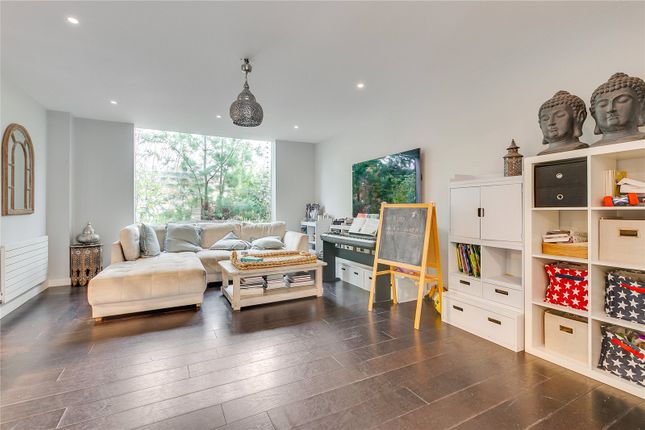 Thumbnail Semi-detached house to rent in Alverstone Road, Brondesbury Park