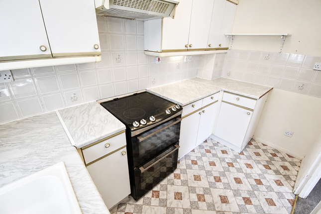 31, Velocette Way, Northampton photo 4