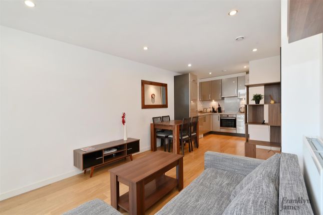 112, Coral Apartments, London photo 2