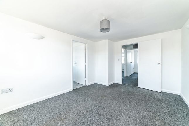 Flat 1, 28, Mulfords Hill, Hampshire photo 3