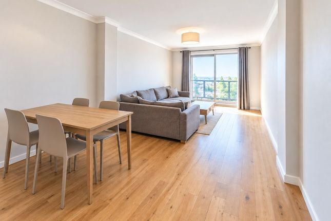 154, Verulam Court, Woolmead Avenue, London photo 3