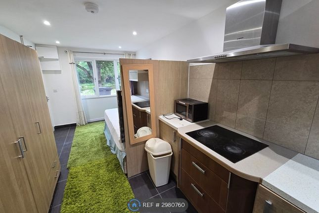 Leahurst Crescent, Harborne, Birmingham photo 4