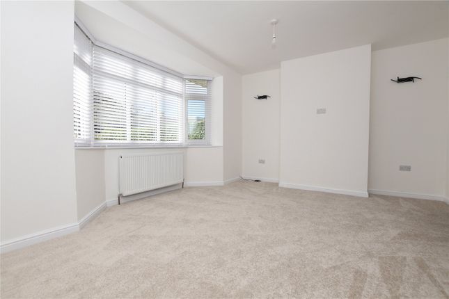 24, Casson Avenue, Wakefield photo 3
