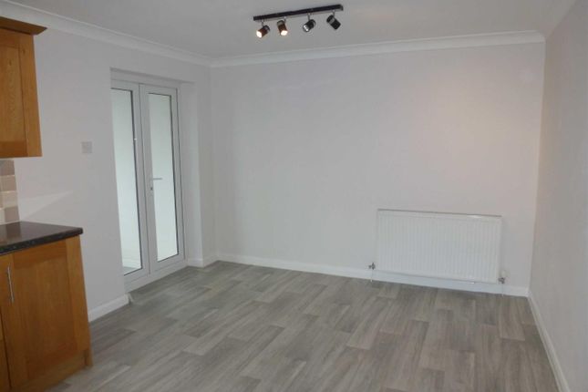 55, St Teilos Way, Caerphilly photo 4