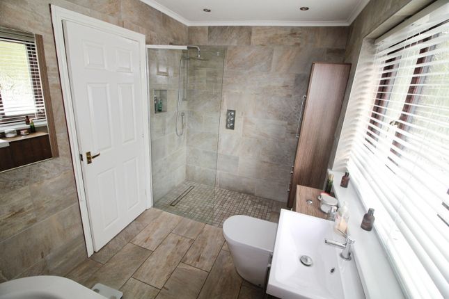 Bathroom.Jpg