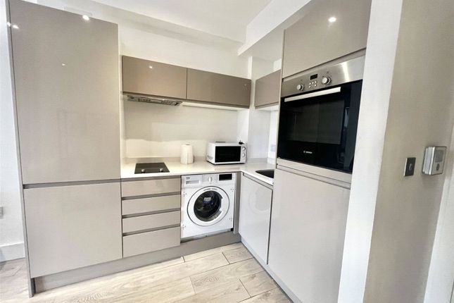 Flat 30, Arliss Court, 24, Clarendon Road, Hertfordshire photo 3