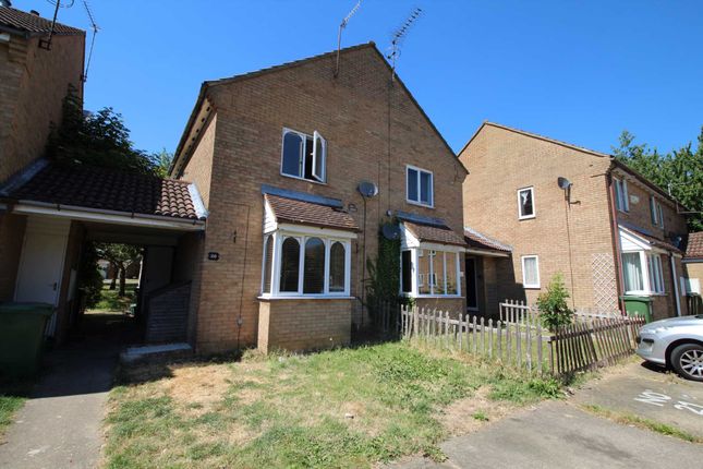 Thumbnail Town house to rent in The Lawns, Hemel Hempstead