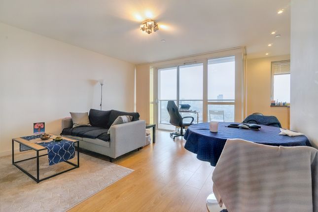 Thumbnail Flat to rent in Hay Currie Street, London