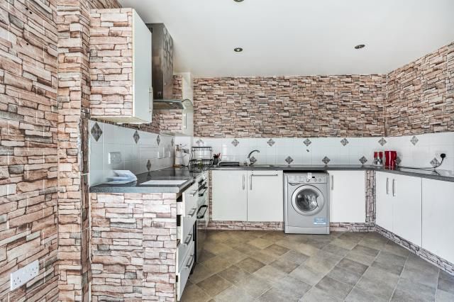 Flat 2 Melville,, Park Way, Newbury photo 4
