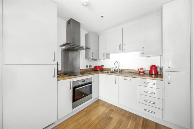 509, 18, Cutter Lane, London photo 3