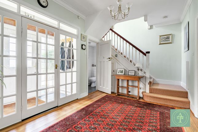 18 Powys Lane, Southgate photo 4